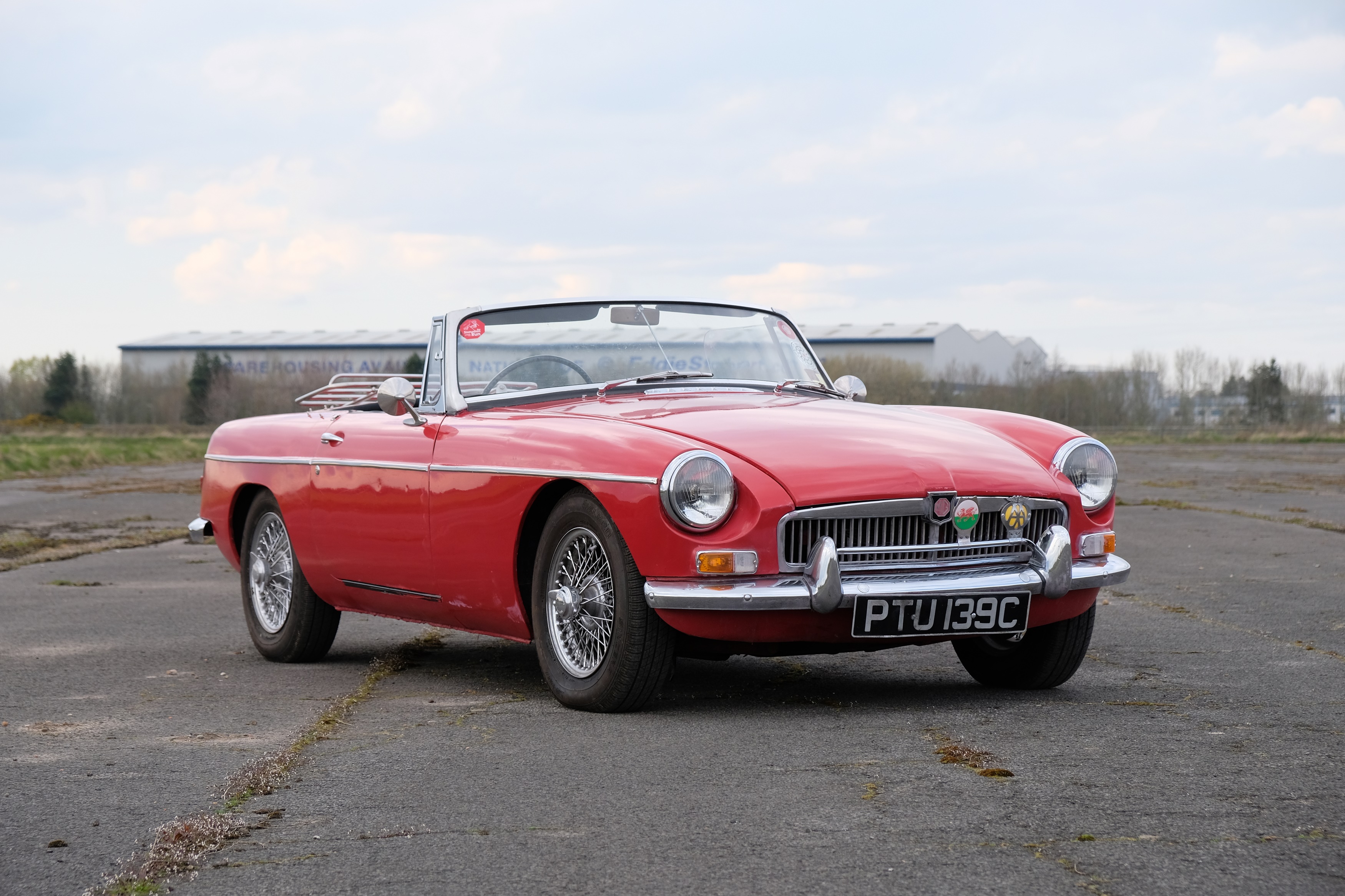 Lot 6 - 1965 MG B Roadster