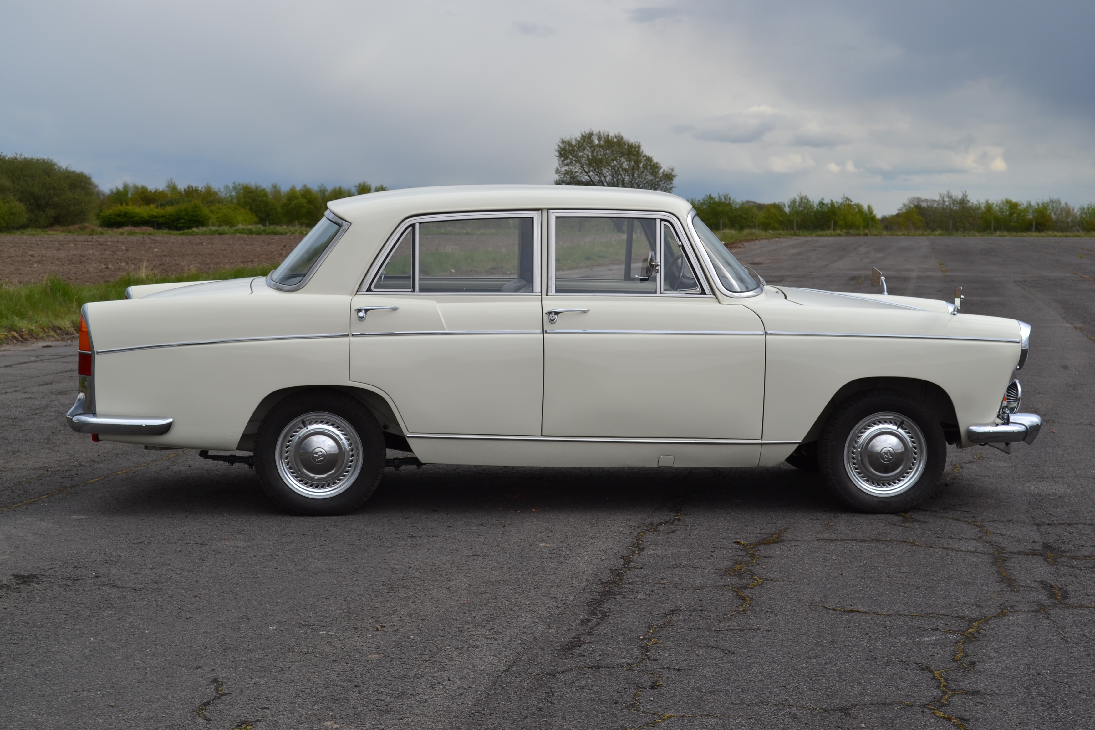 Lot 344 1971 Morris Oxford Series VI
