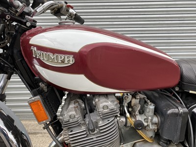 Lot 8 - 1975 Triumph T160