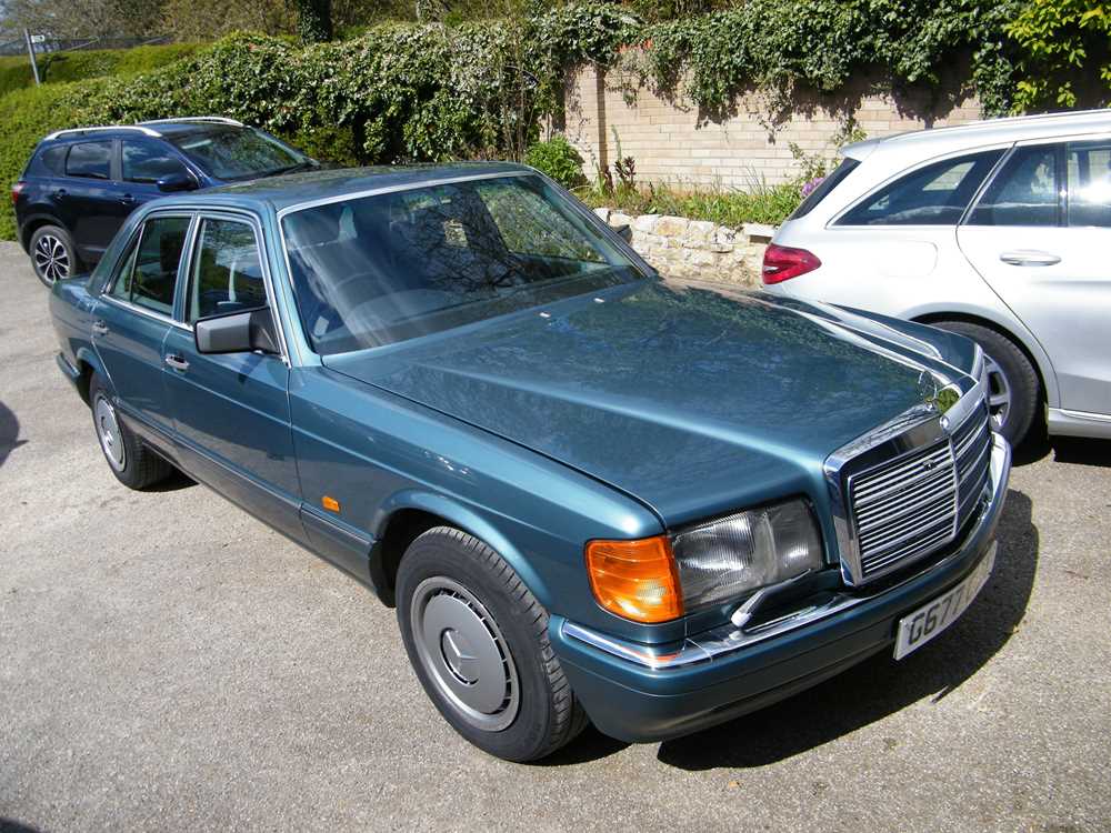 Lot 355 - 1989 Mercedes 300 SE Auto