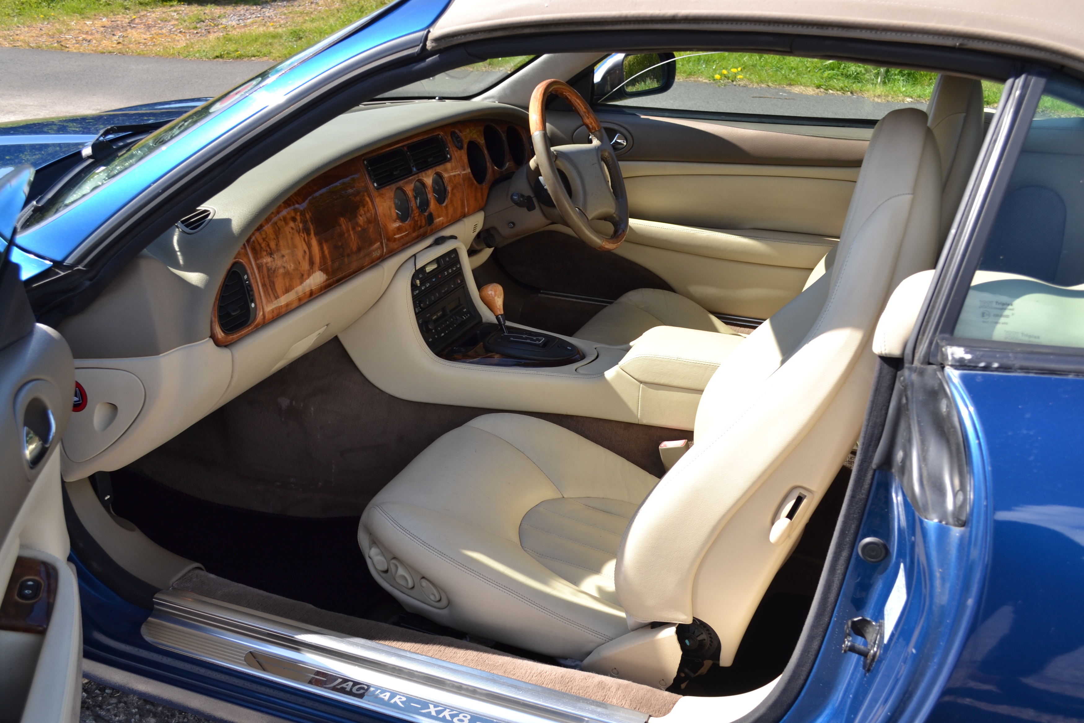 Lot 329 - 1996 Jaguar XK8 Convertible