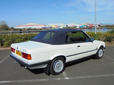 Lot 19 - 1990 BMW 320i Convertible