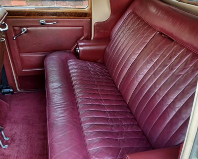 Lot 40 - 1951 Bentley MKVI Saloon
