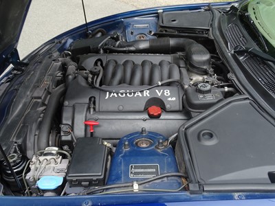Lot 88 - 2000 Jaguar XK8 Convertible