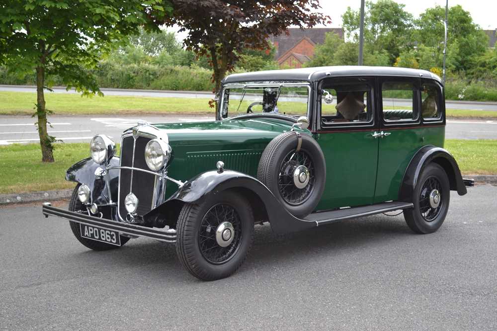 Lot 11 - 1935 Morris Oxford Sixteen Saloon