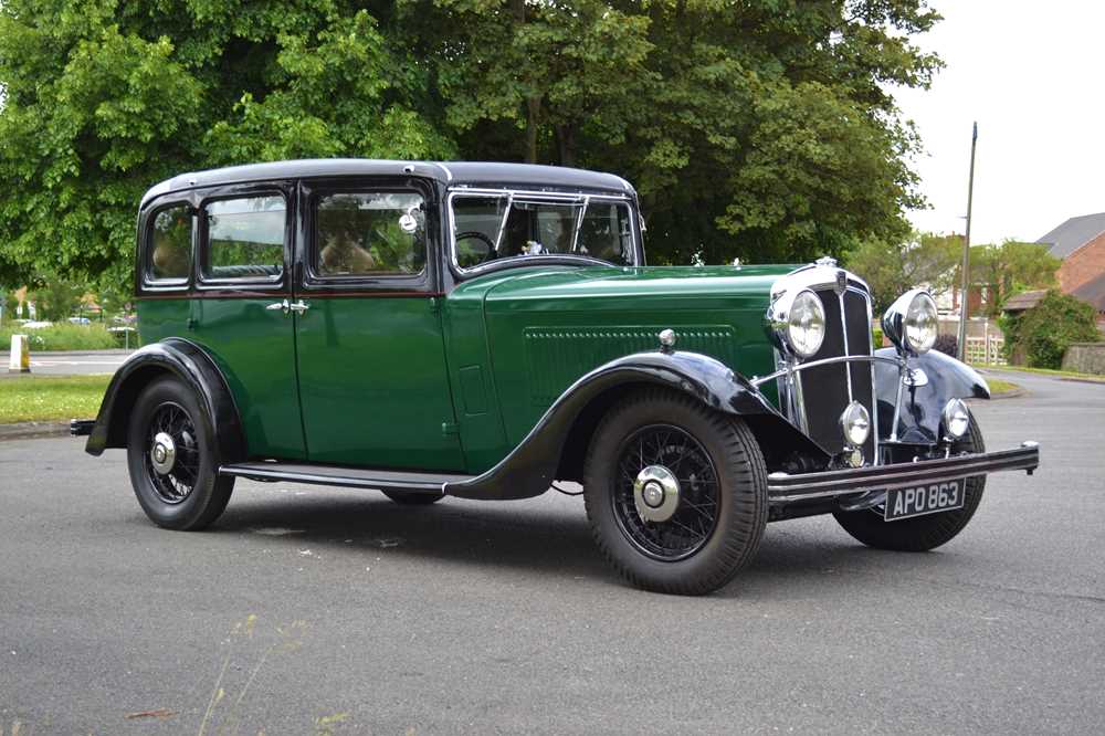 Lot 11 - 1935 Morris Oxford Sixteen Saloon