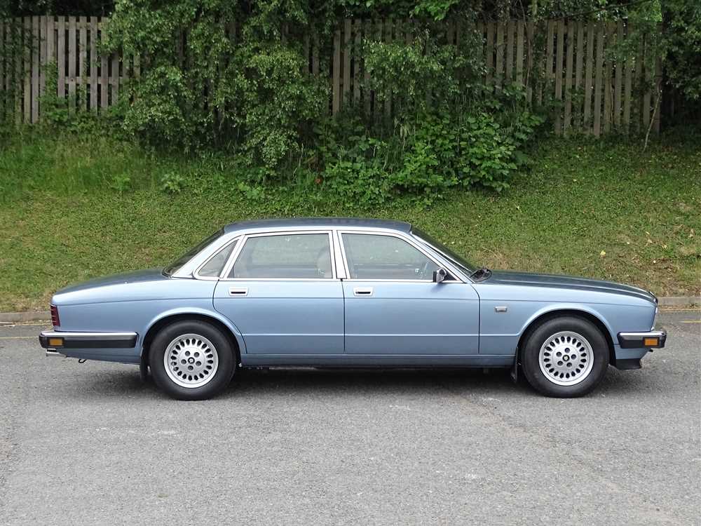 Lot 67 - 1989 Jaguar XJ6 Sovereign 3.6