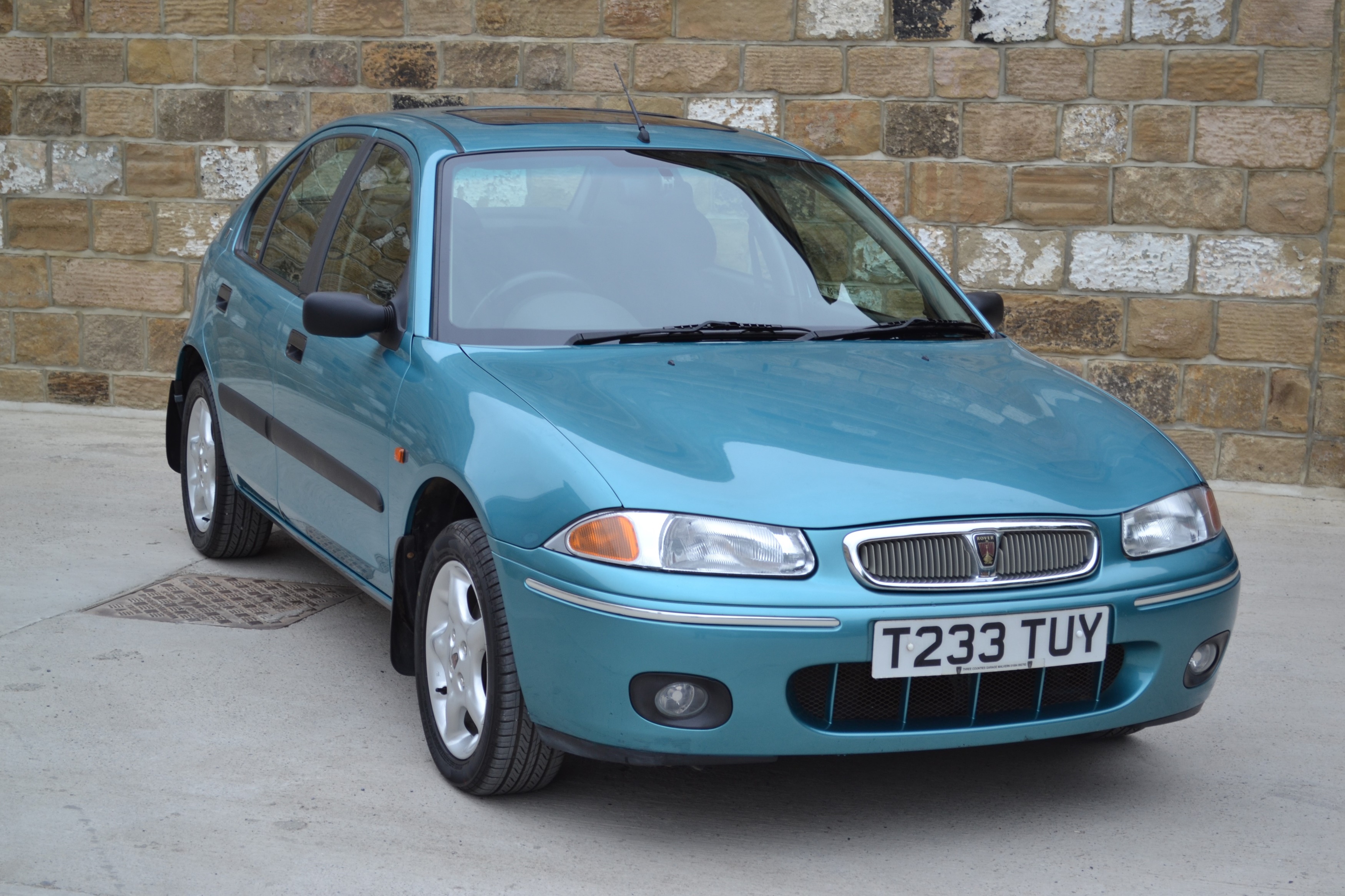 Grey Rover 214 Lot 85 - 1999 Rover 214 IS