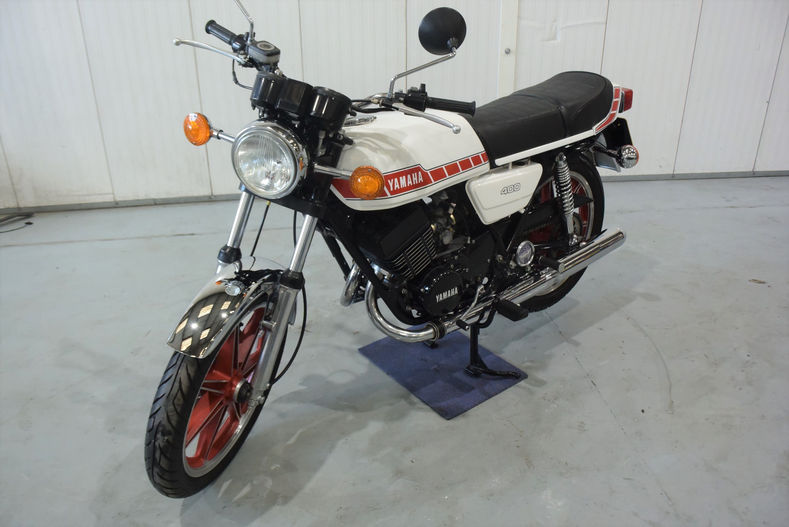 Lot 94 1977 Yamaha RD400