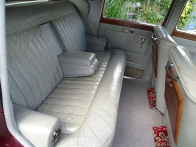 Lot 113 - 1953 Bentley R-Type Saloon