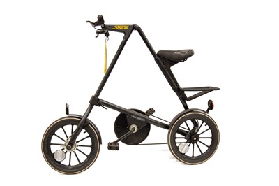 Lot 120 - A 'Strida' Folding Bicycle