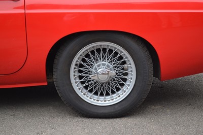 Lot 8 - 1966 Reliant Scimitar GT SE4