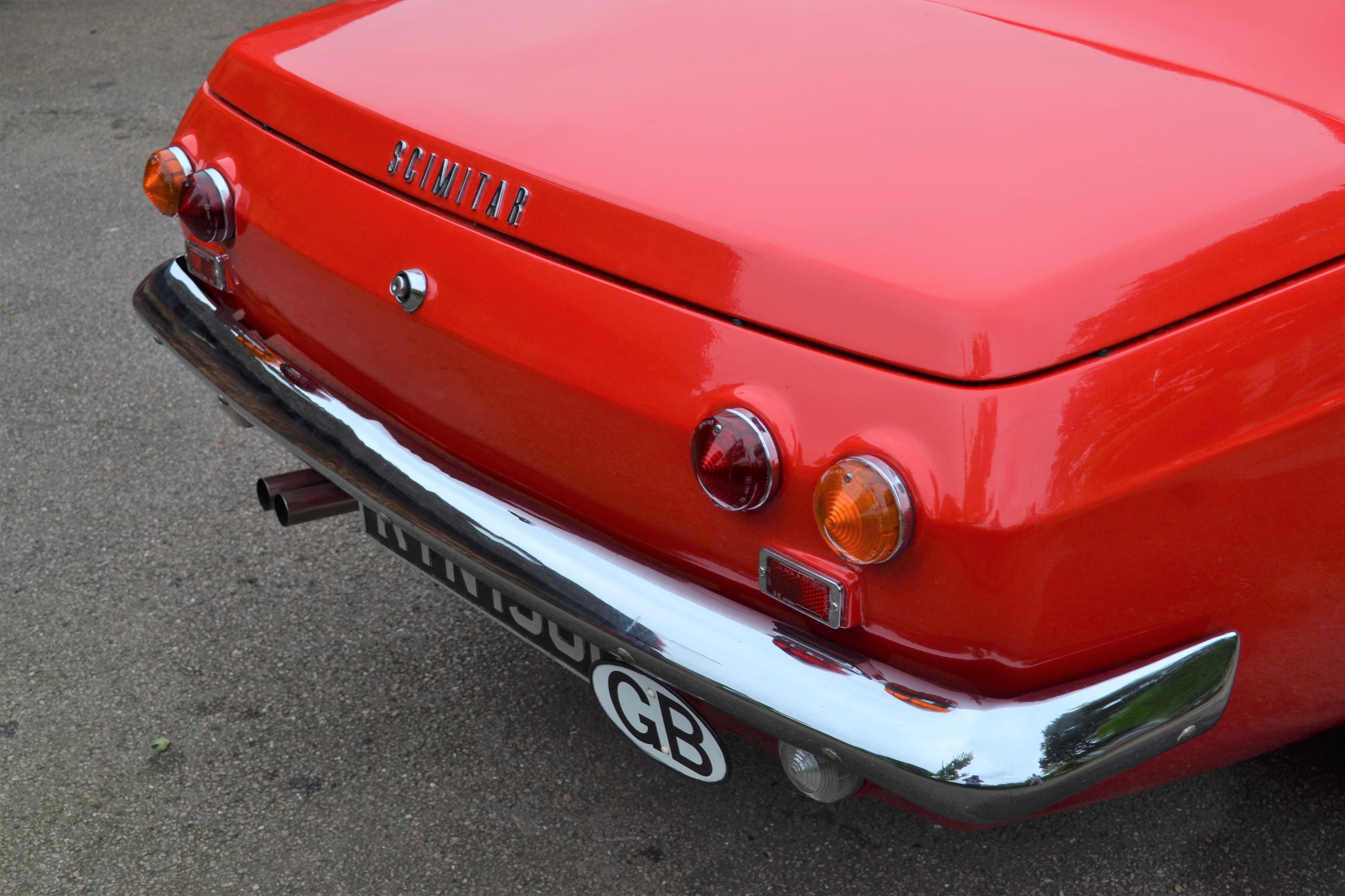 Lot 8 - 1966 Reliant Scimitar GT SE4