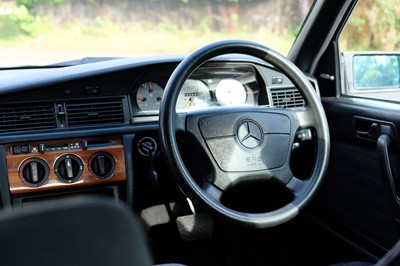 Lot 24 - 1992 Mercedes 190E 2.0