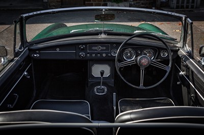 Lot 60 - 1965 MG B Roadster