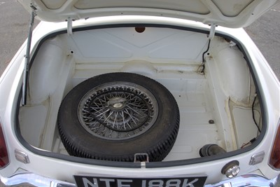 Lot 143 - 1972 MG B Roadster
