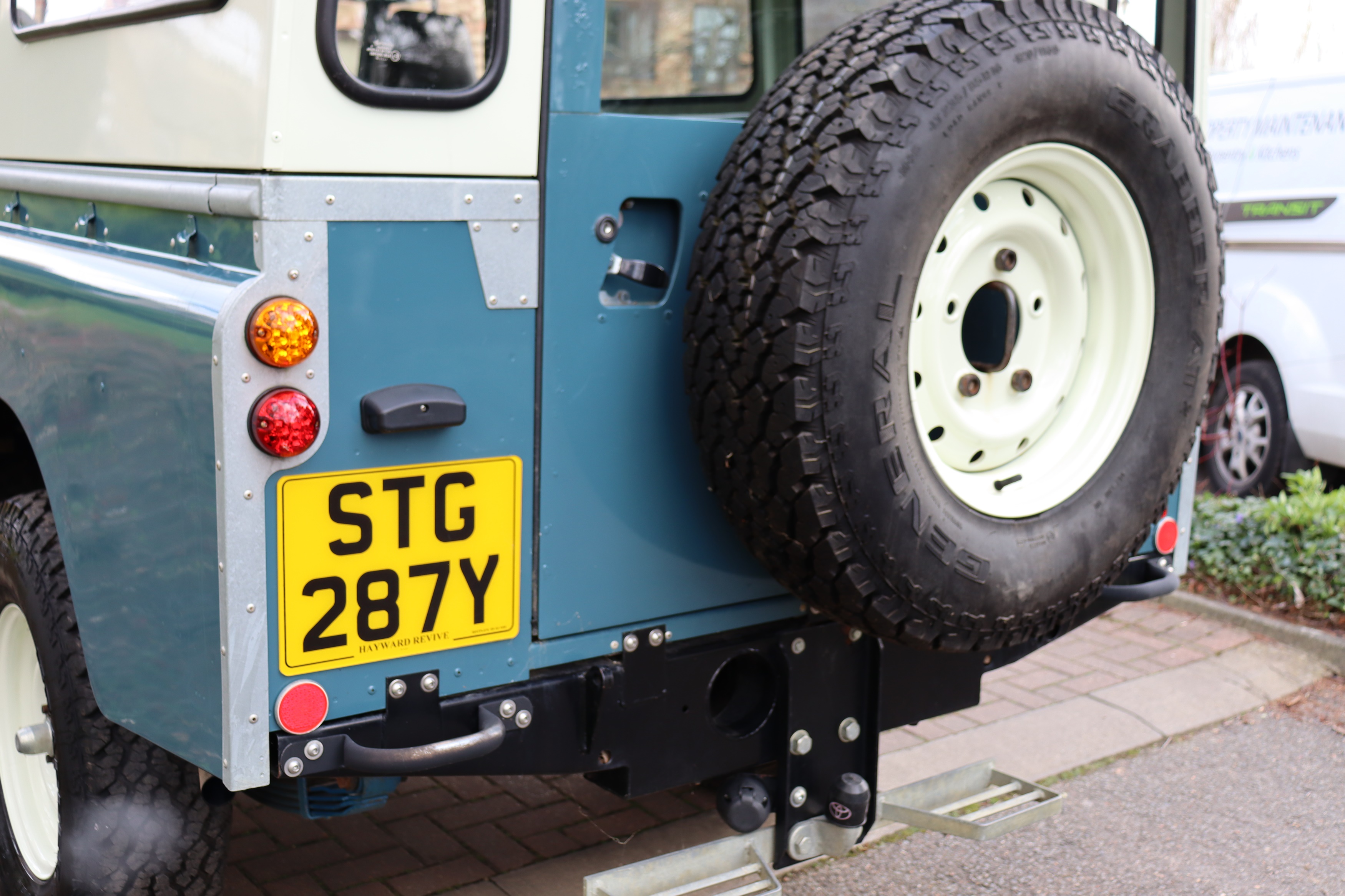 Lot 99 - 1983 Land Rover Series III 109