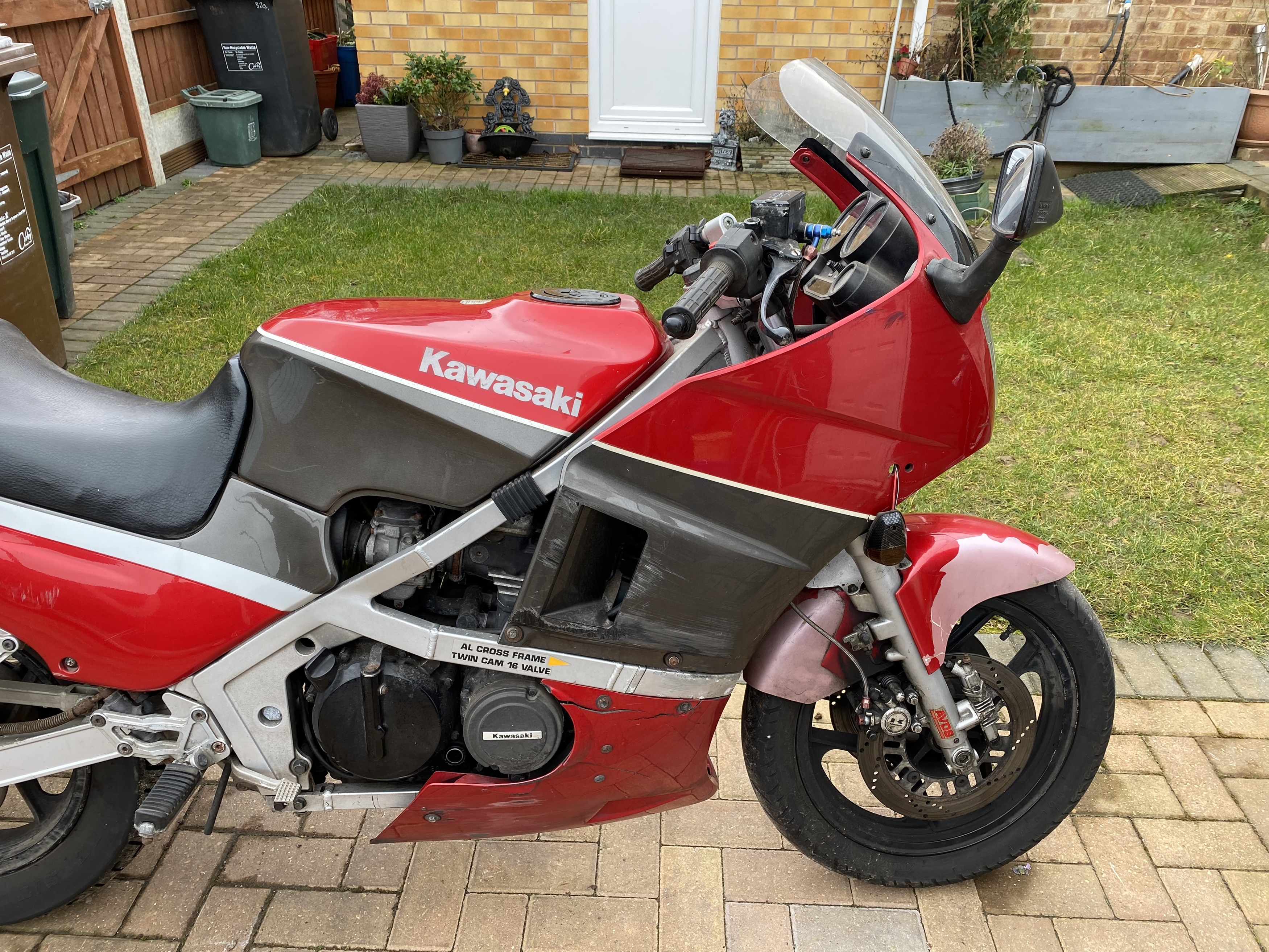 Kawasaki gpz online 400 for sale