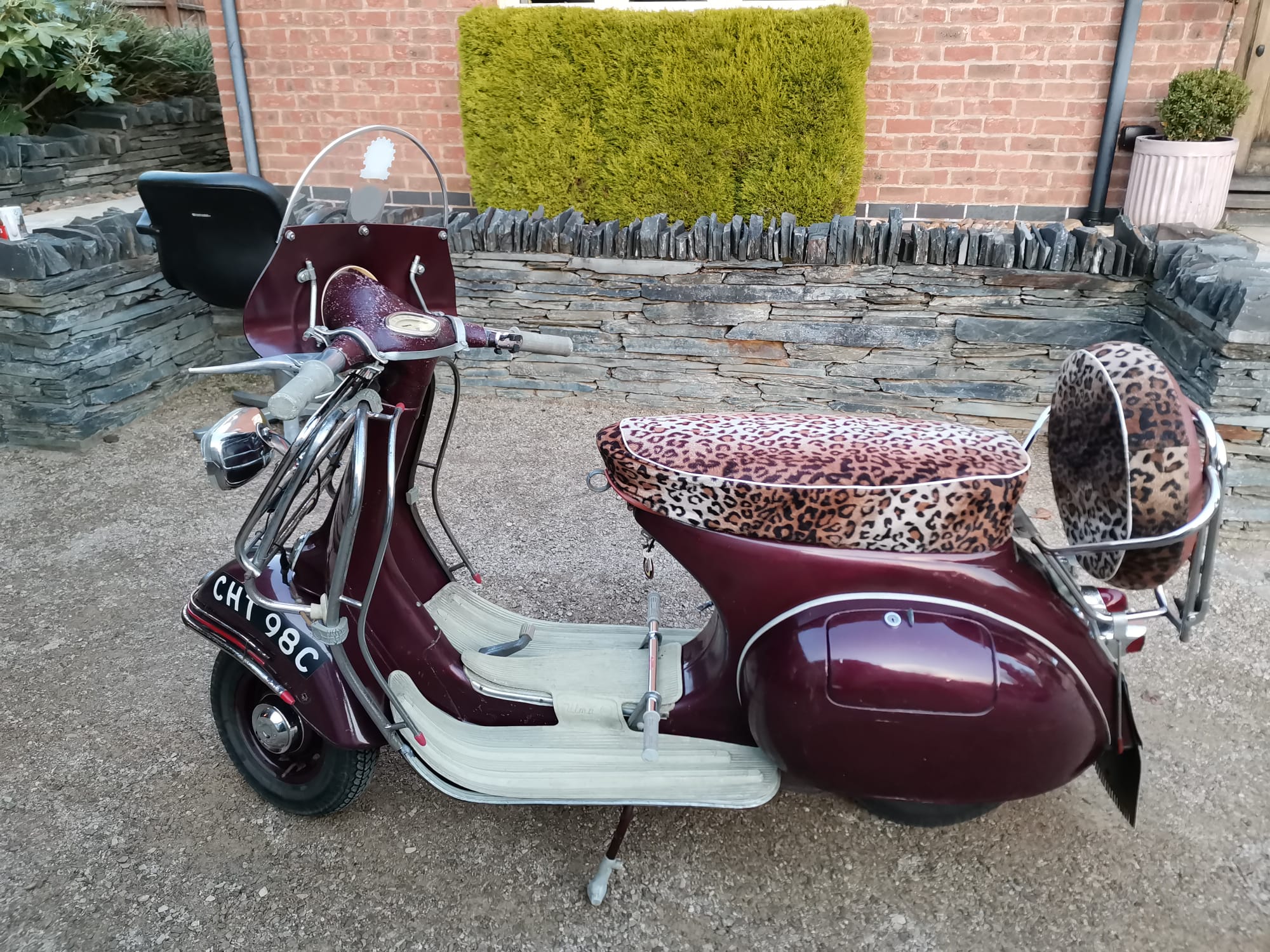 Lot 111 - 1965 Vespa Douglas Sportique Grand Tourer