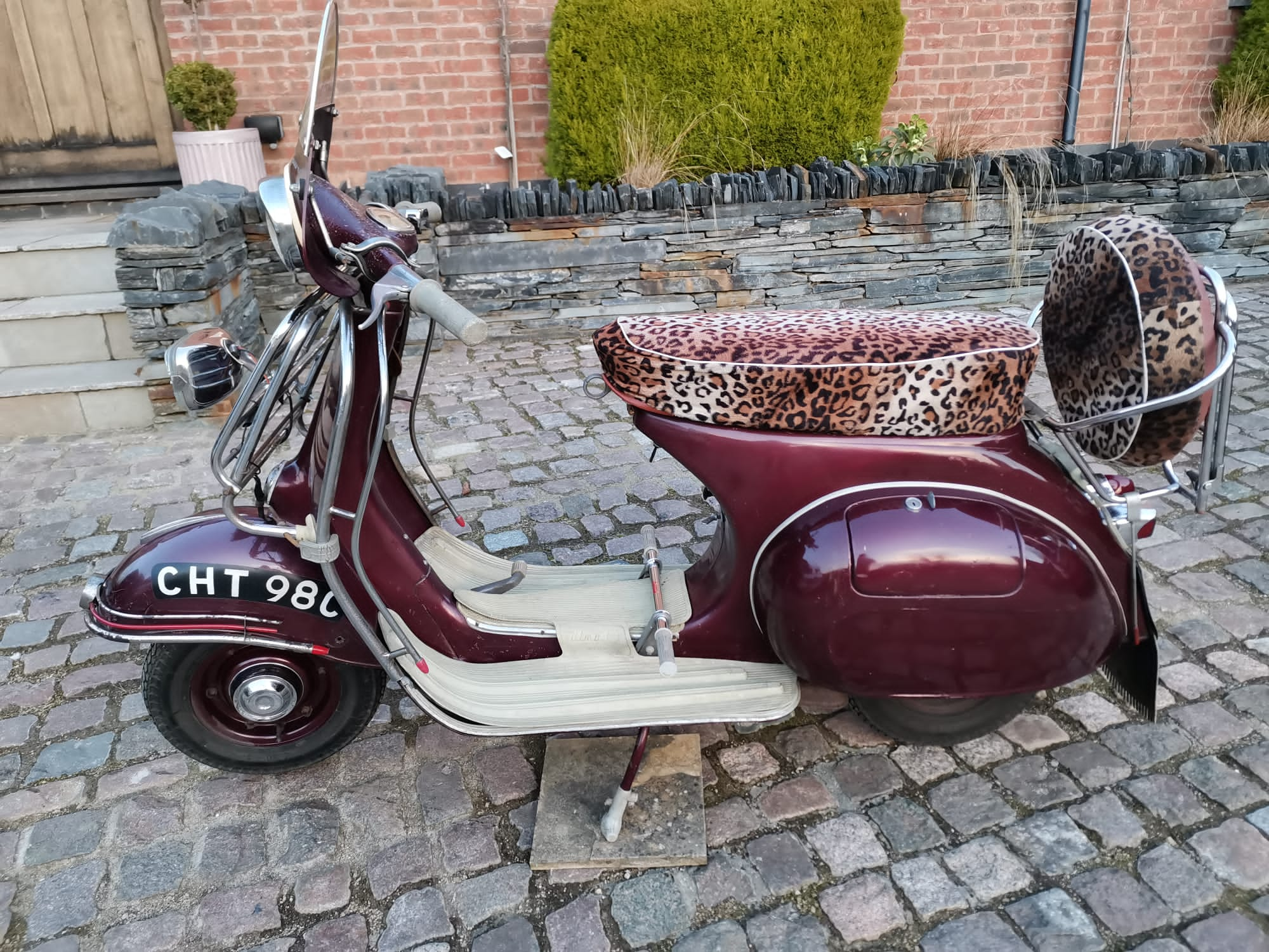 Lot 111 - 1965 Vespa Douglas Sportique Grand Tourer