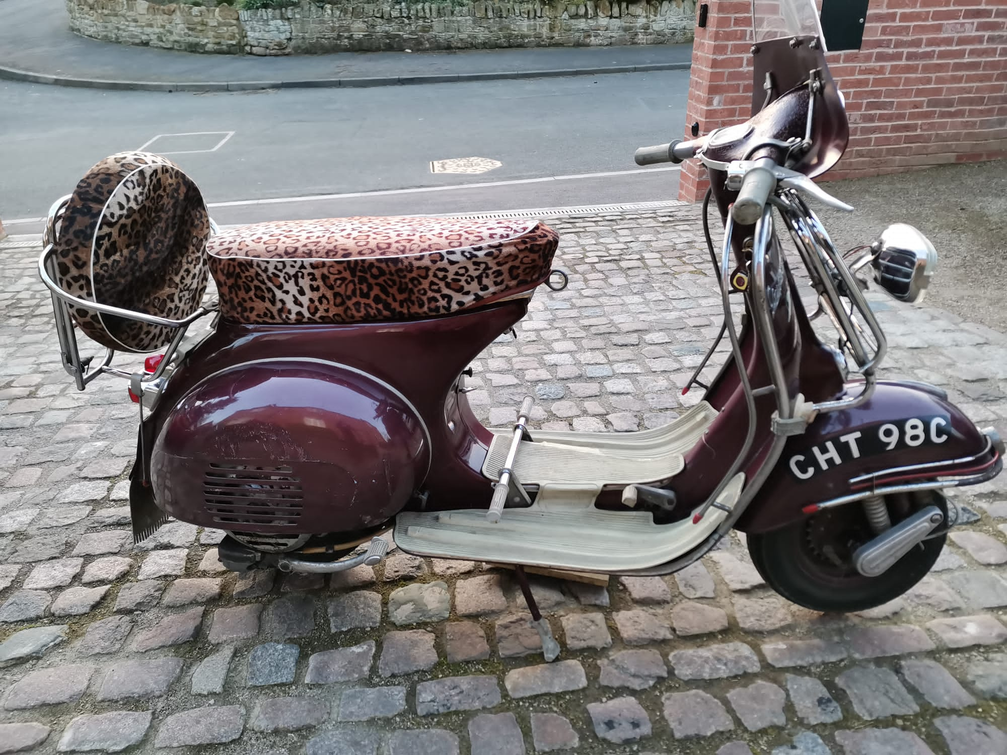 Lot 111 - 1965 Vespa Douglas Sportique Grand Tourer