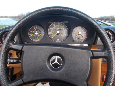 Lot 96 - 1982 Mercedes-Benz 380 SL