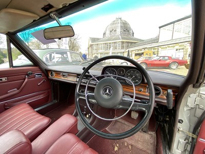 Lot 93 - 1969 Mercedes-Benz 250 CE
