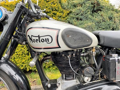 Lot 304 - 1951 Norton ES2