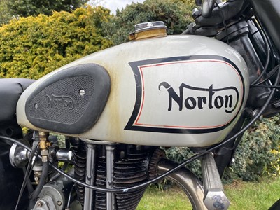 Lot 304 - 1951 Norton ES2