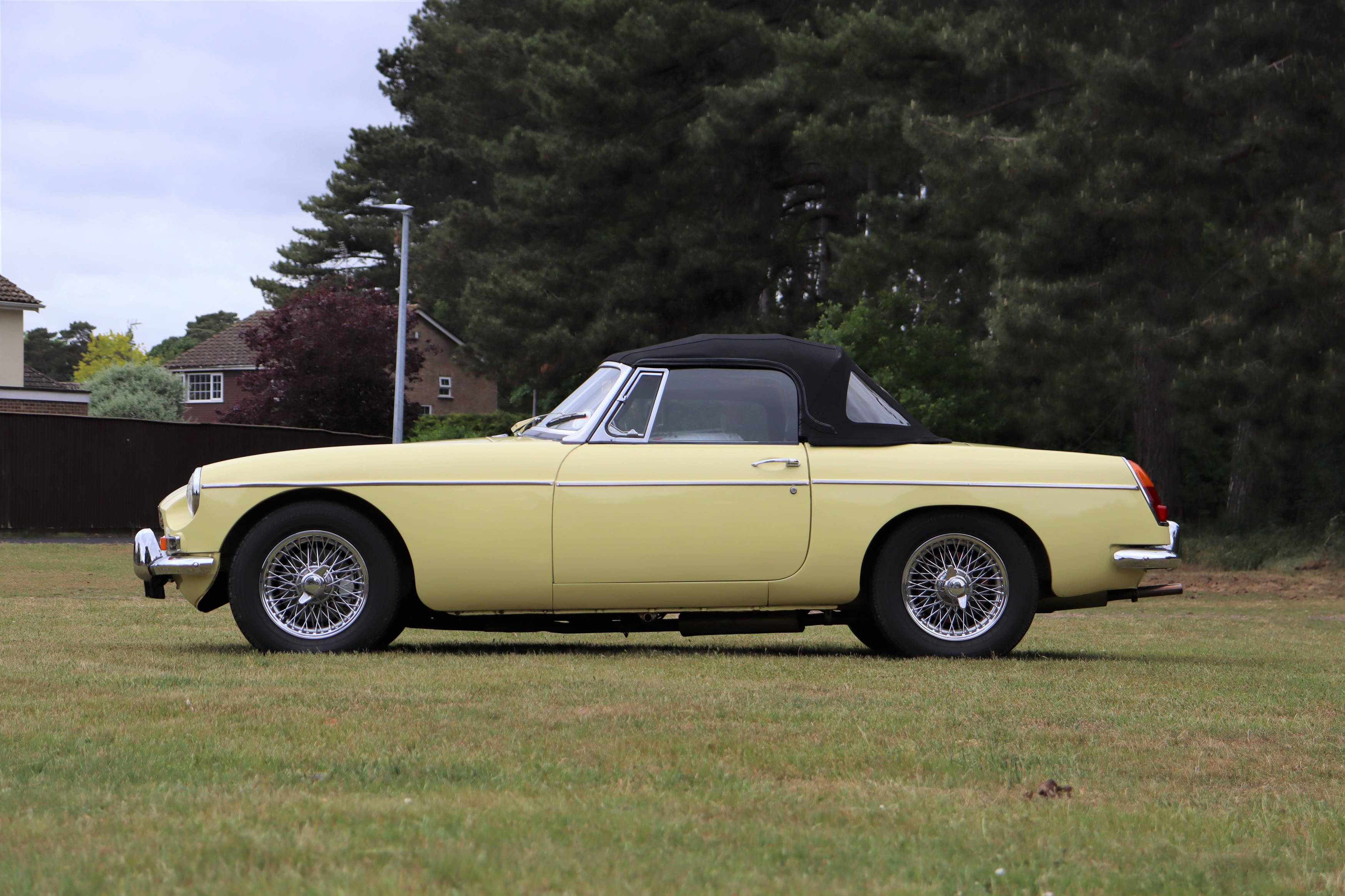 Lot 28 - 1967 MG B Roadster