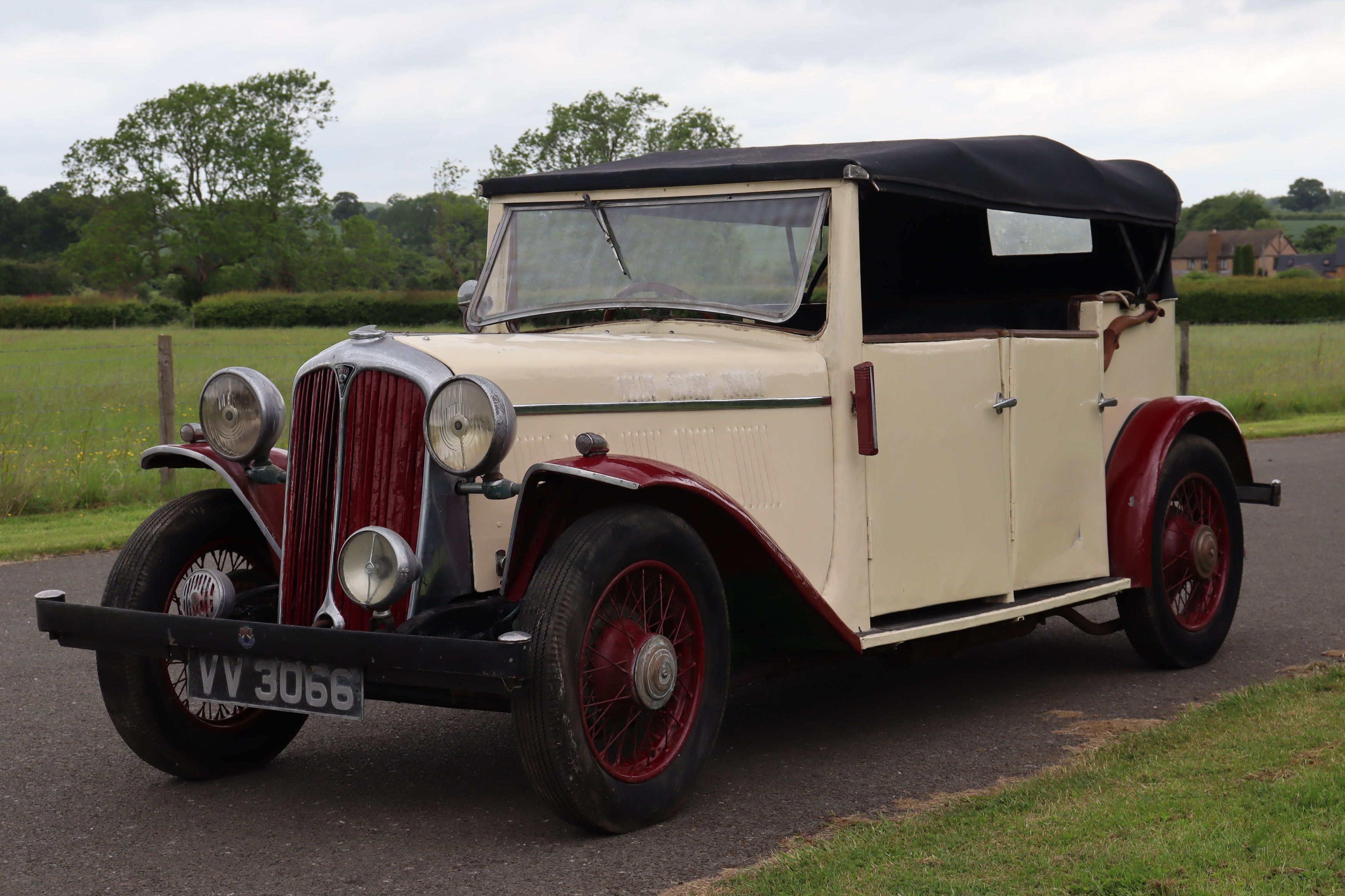 Lot 3 - 1934 Rover 14 Tourer