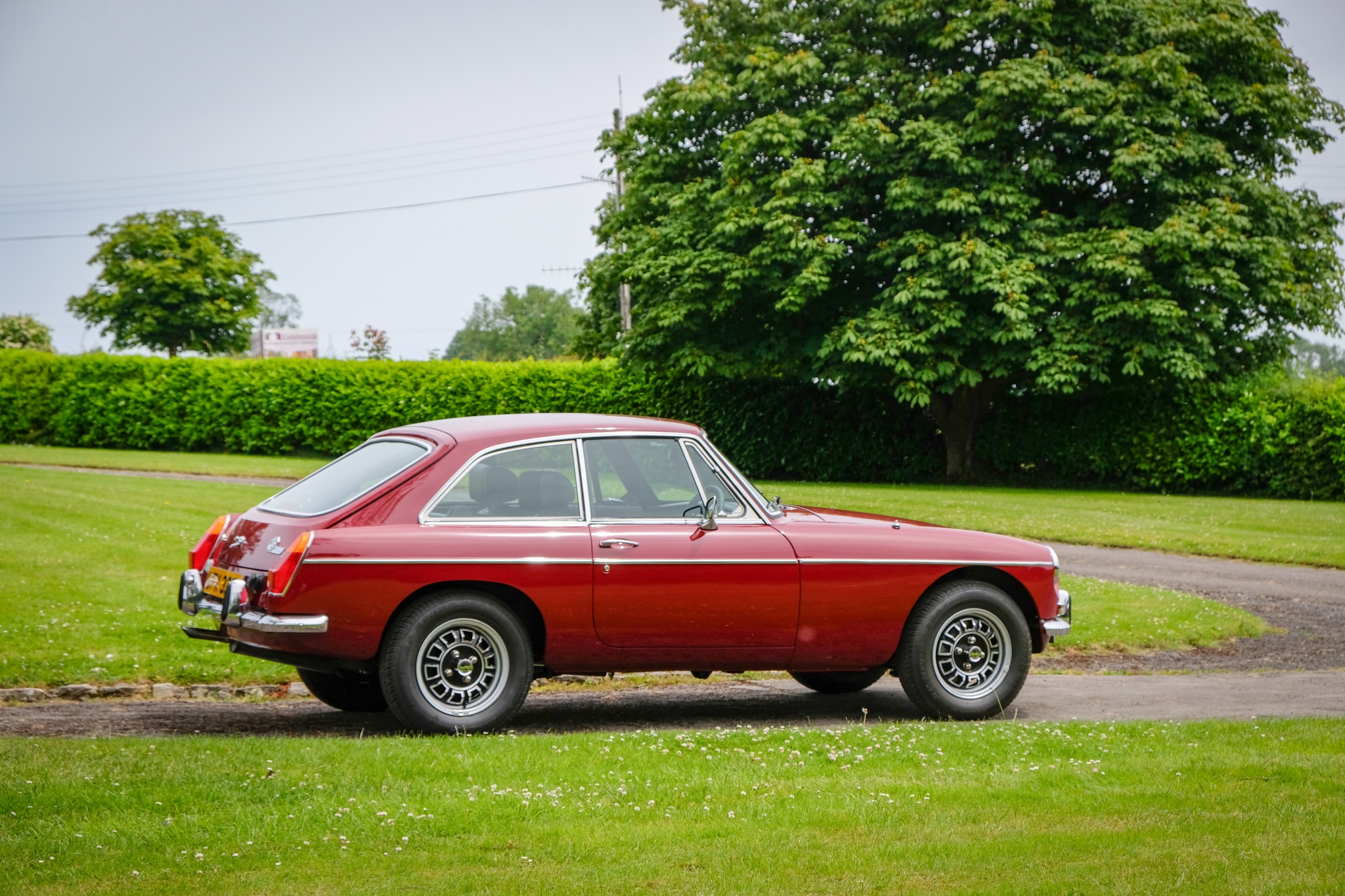 Lot 114 - 1973 MG B GT V8