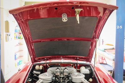Lot 114 - 1973 MG B GT V8