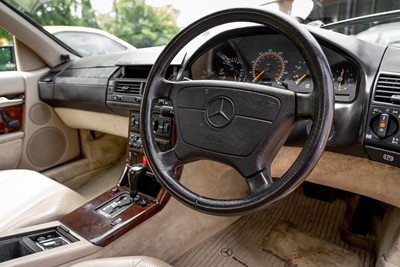 Lot 88 - 1994 Mercedes-Benz SL 320