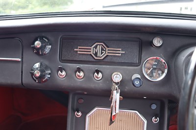 Lot 117 - 1968 MG B GT