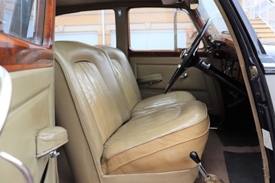 Lot 211 - 1949 Bentley MkVI Saloon