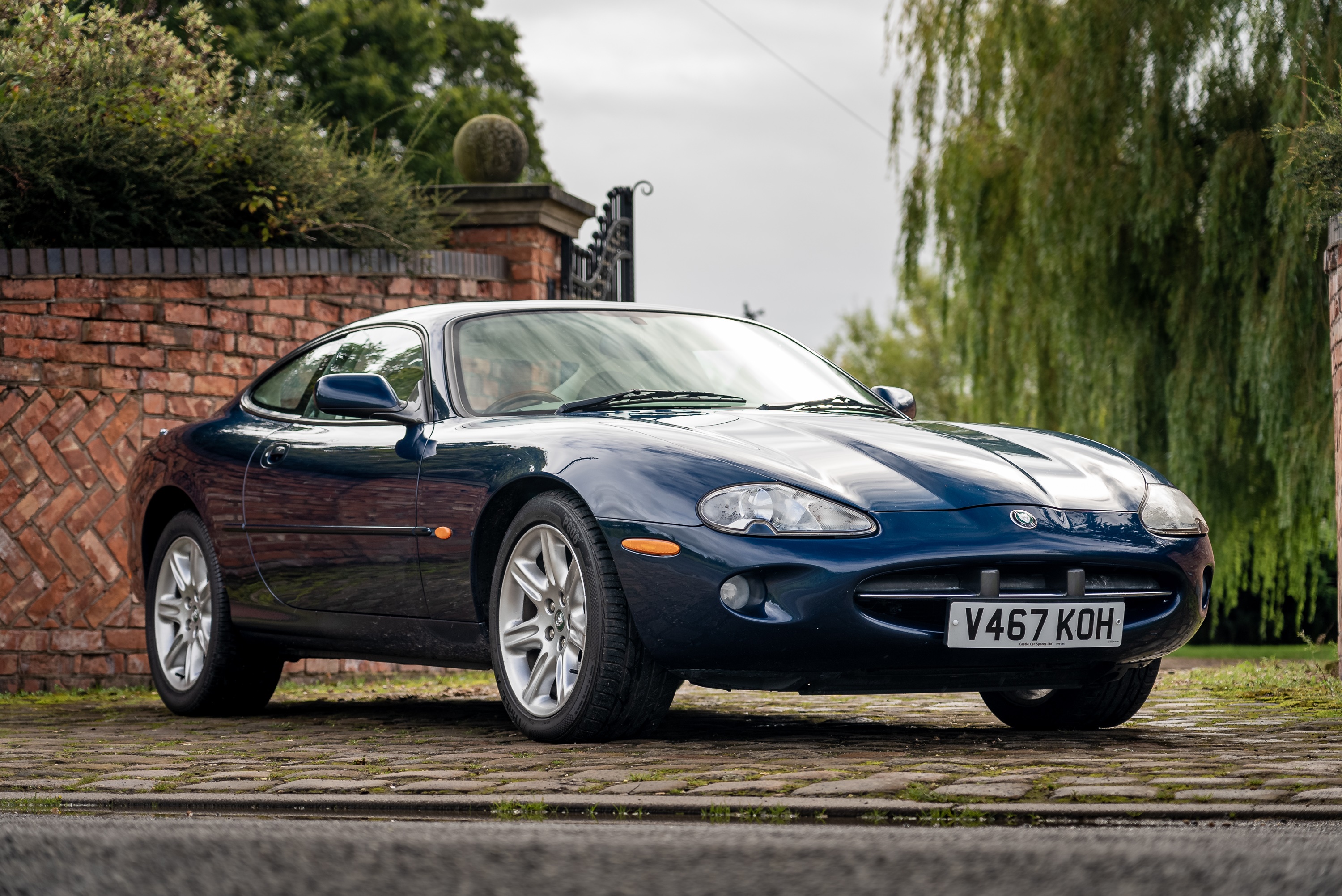 Lot 10 1999 Jaguar XK8 Coupe lot-10-1999-jaguar-xk8-coupe