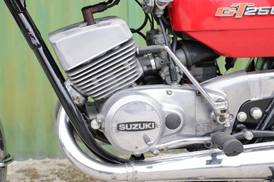 Lot 267 - 1977 Suzuki GT 250