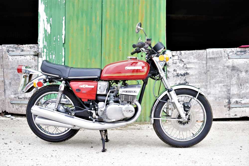 Lot 303 - 1977 Suzuki GT 380