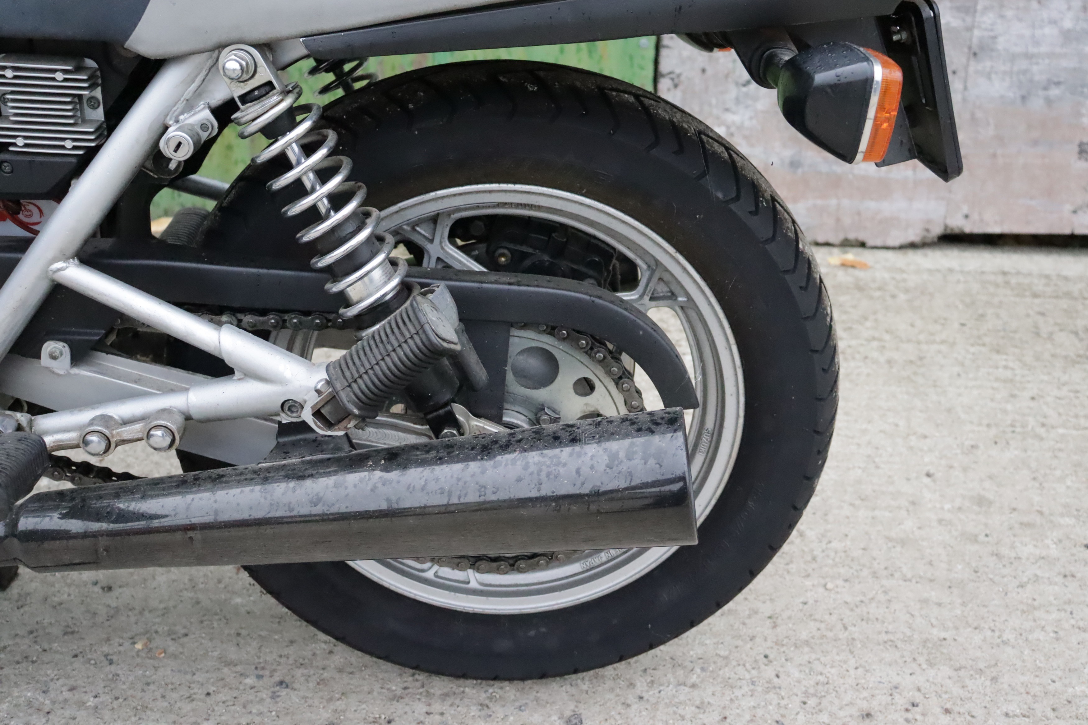 Suzuki GSX1100 EZ, SZ Katana 1982- Standard Replacement Brake Lines HEL Stainless Steel Braided