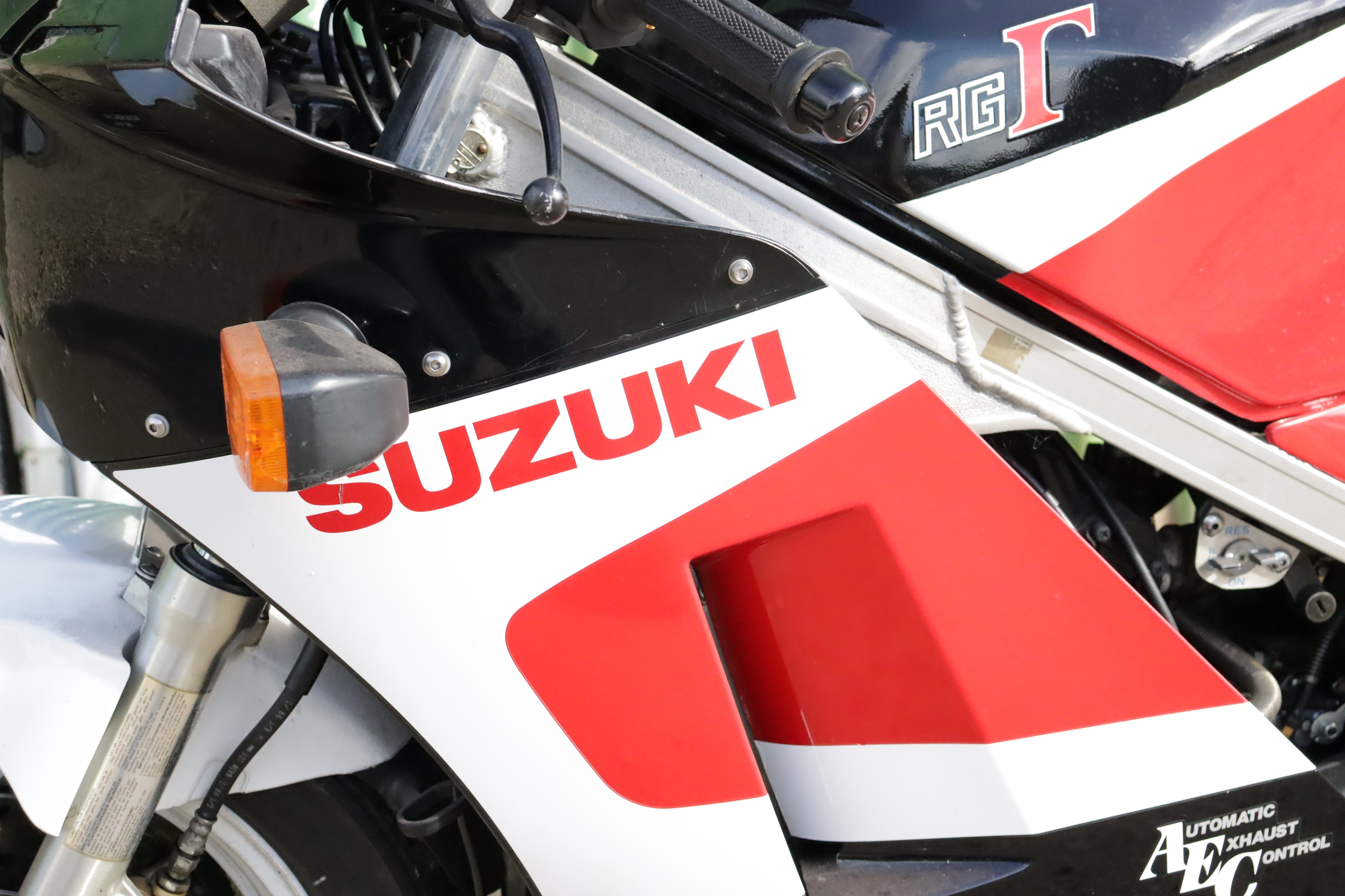 Lot 203 - 1987 Suzuki RG 500 H