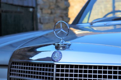 Lot 32 - 1969 Mercedes-Benz 250 CE
