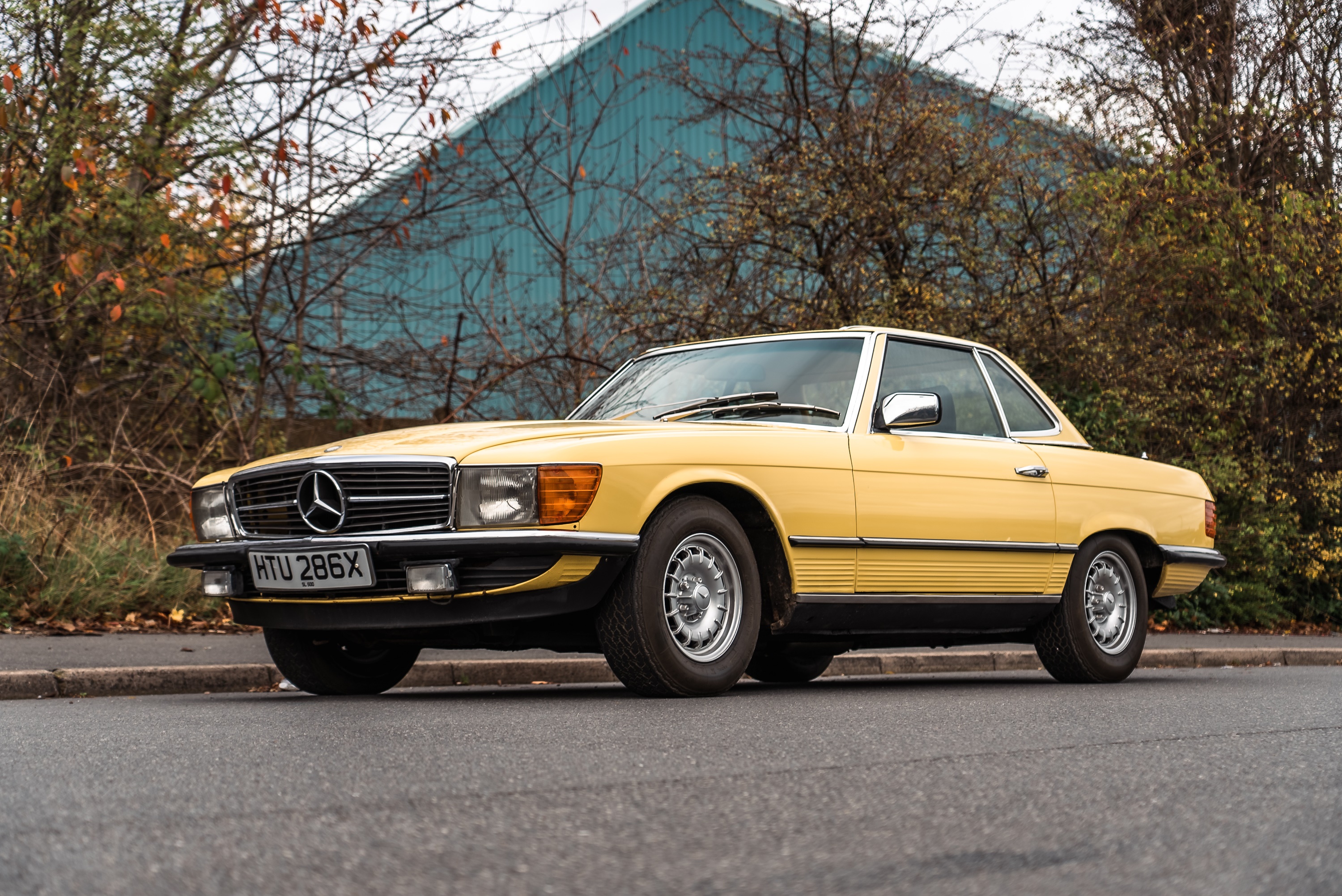 Lot 9 - 1982 Mercedes-Benz 500 SL