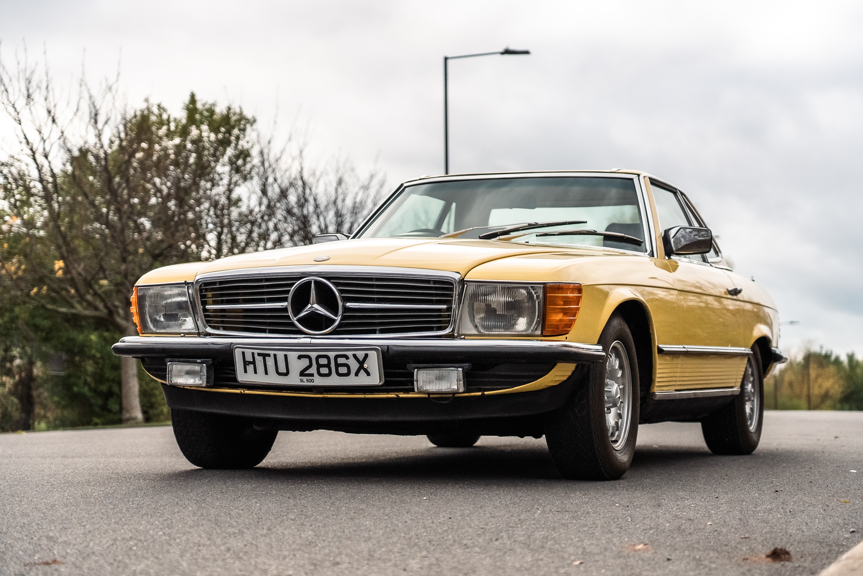 Lot 9 - 1982 Mercedes-benz 500 Sl