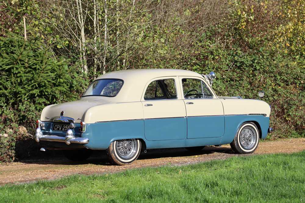 Lot 5 - 1954 Ford Zephyr Six