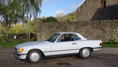 Lot 64 - 1986 Mercedes-Benz 560SL