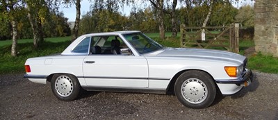 Lot 64 - 1986 Mercedes-Benz 560SL