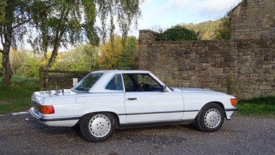 Lot 64 - 1986 Mercedes-Benz 560SL