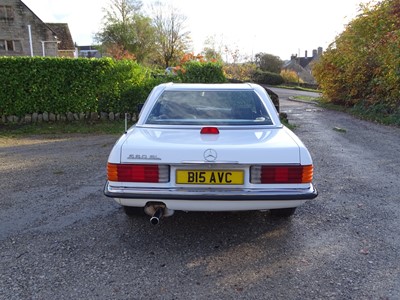 Lot 64 - 1986 Mercedes-Benz 560SL