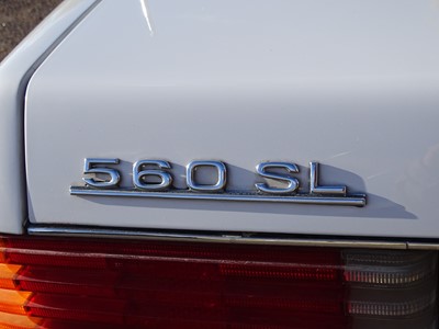 Lot 64 - 1986 Mercedes-Benz 560SL